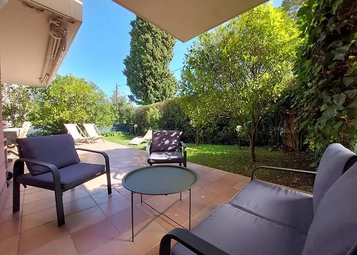 Lägenhet La Salis 3 Chambres, Jardin - 3 Bedrooms *