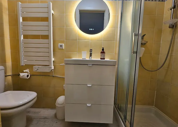 Lägenhet La Salis 3 Chambres, Jardin - 3 Bedrooms *